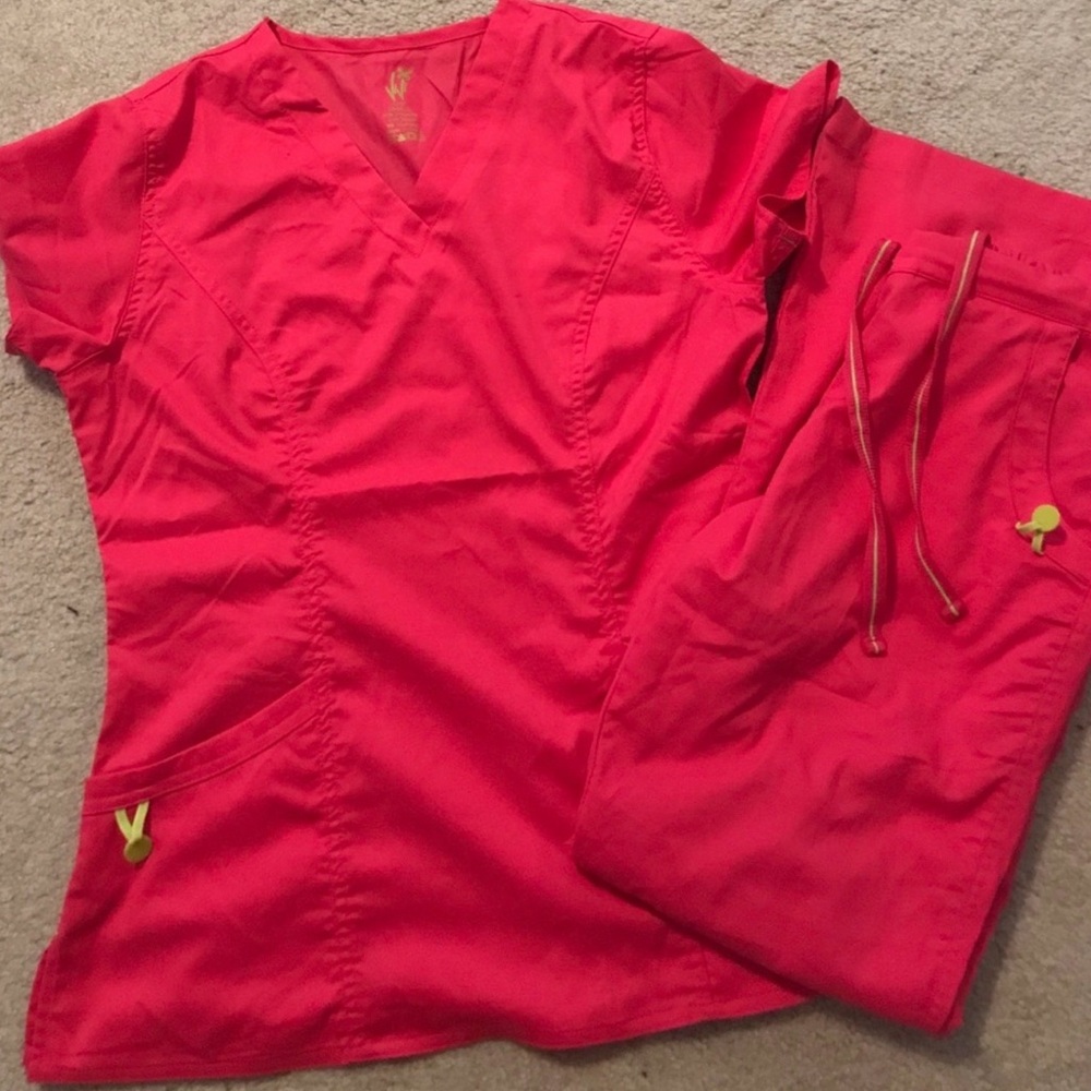 Hot pink Vivi  scrub set uniform. Small size regular
Length